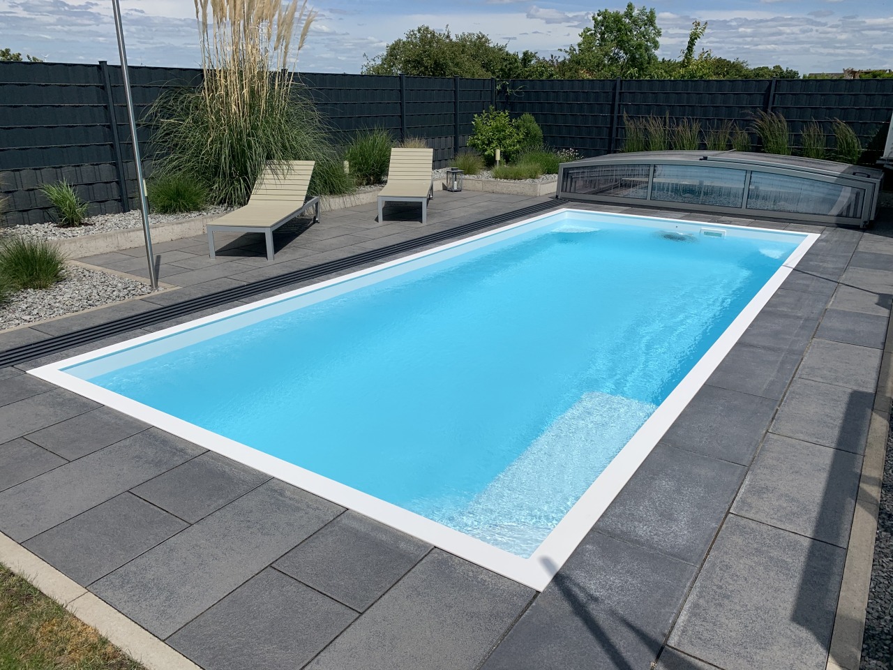 Aktueller Stand mit neuer Gegenstromanlage sowie aktueller Schiebehalle Modell Carat