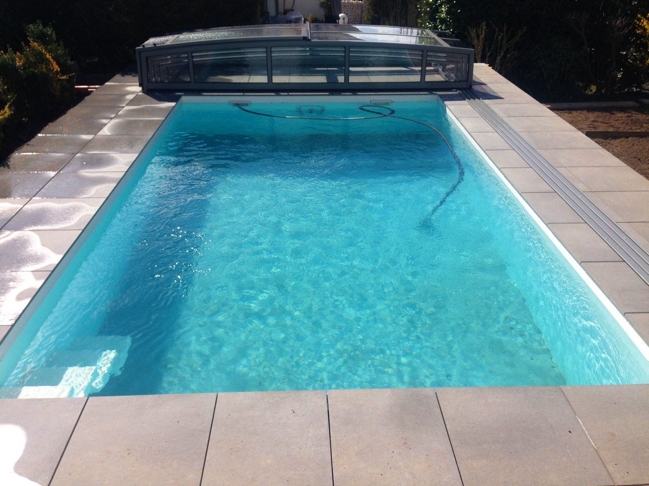 Beckenfarbe weiss und Boden grau