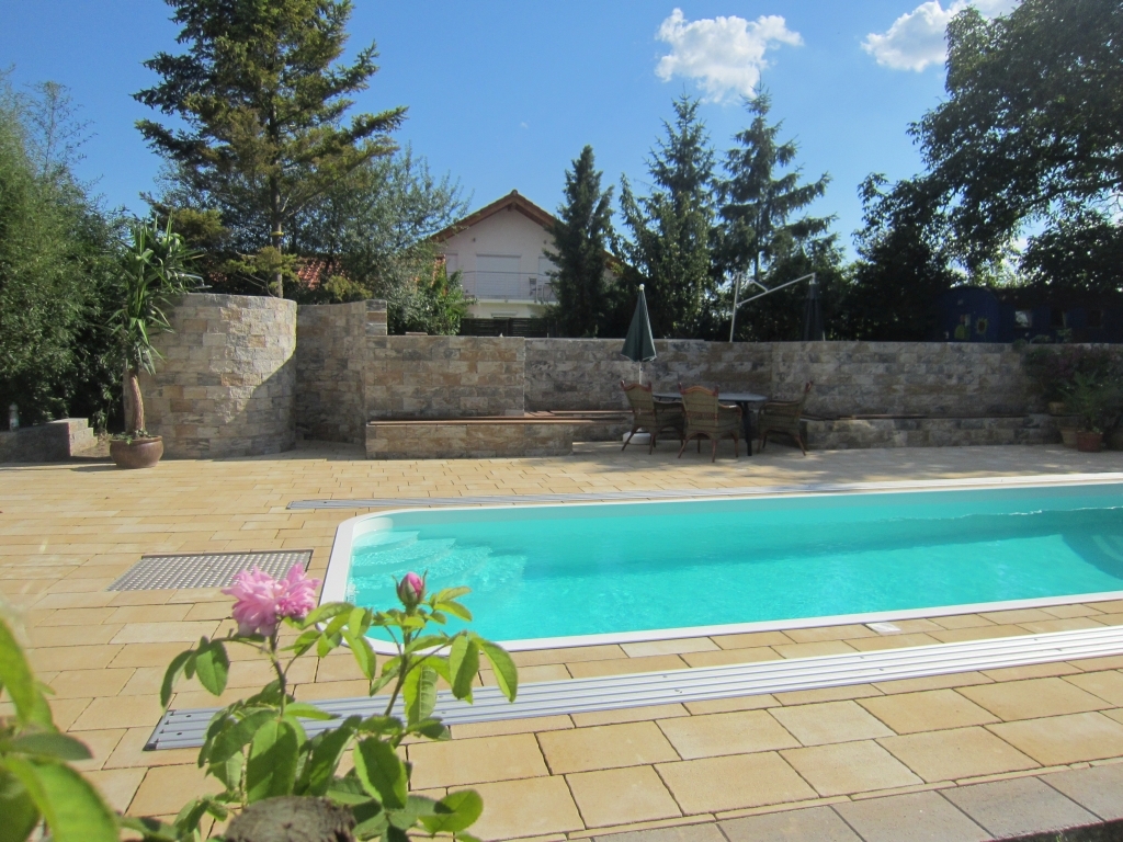 Beckenfarbe weiss und Boden mint